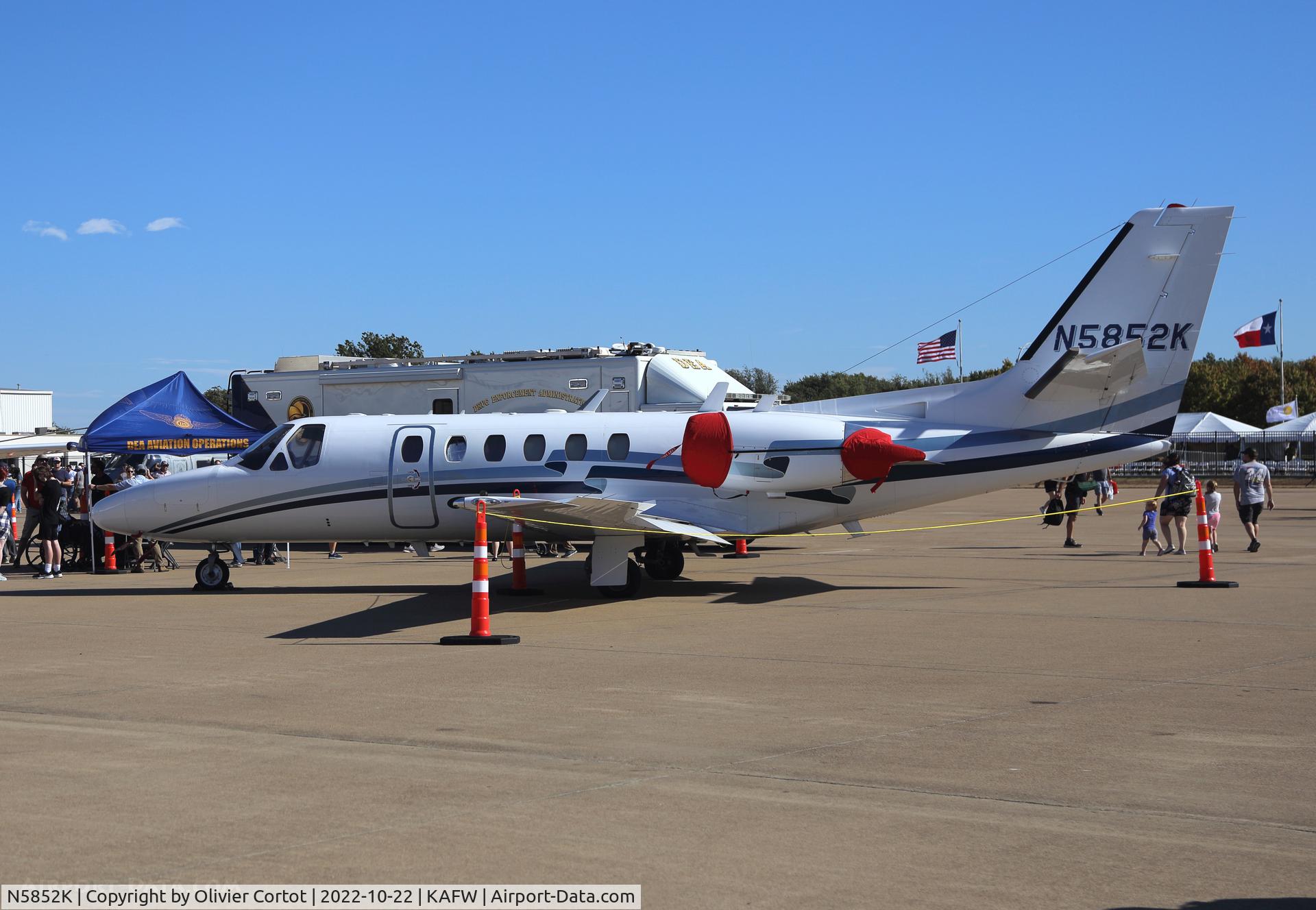 Aircraft N5852K, 2003 Cessna 550 Citation Bravo, c/n 550-1056, 2022 Airshow, at KAFW, photo by Olivier Cortot