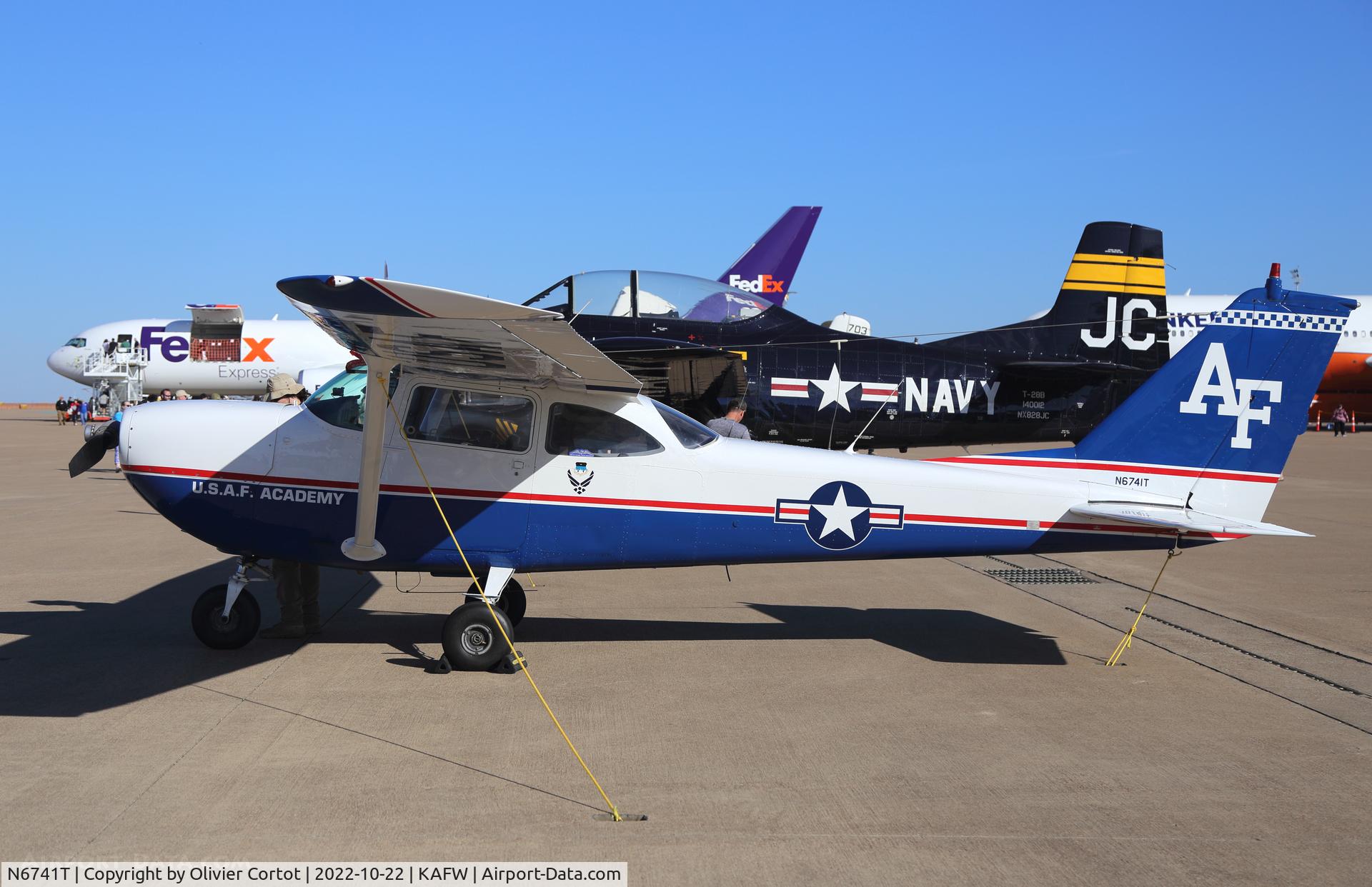 Aircraft N6741T, 1966 Cessna R172E, c/n R-172-0127, 2022 Airshow, at KAFW, photo by Olivier Cortot
