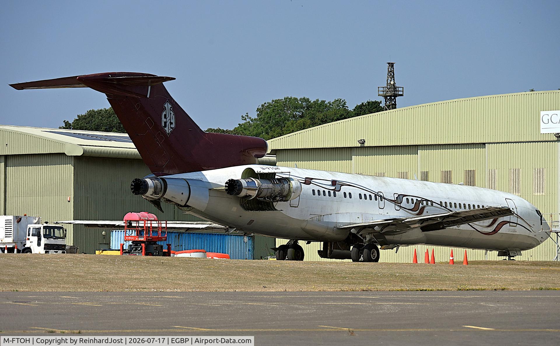 Aircraft M-FTOH, 1980 Boeing 727-269, c/n 22359 l/n 1652, Short before the engines were removed, at EGBP, photo by ReinhardJost
