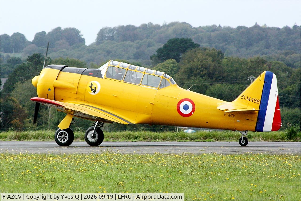 Aircraft F-AZCV, 1951 North American T-6G Texan, c/n 182-143, North American T-6G Texan, Taxiing rwy 22, Morlaix-Ploujean airport (LFRU-MXN), at LFRU, photo by Yves-Q