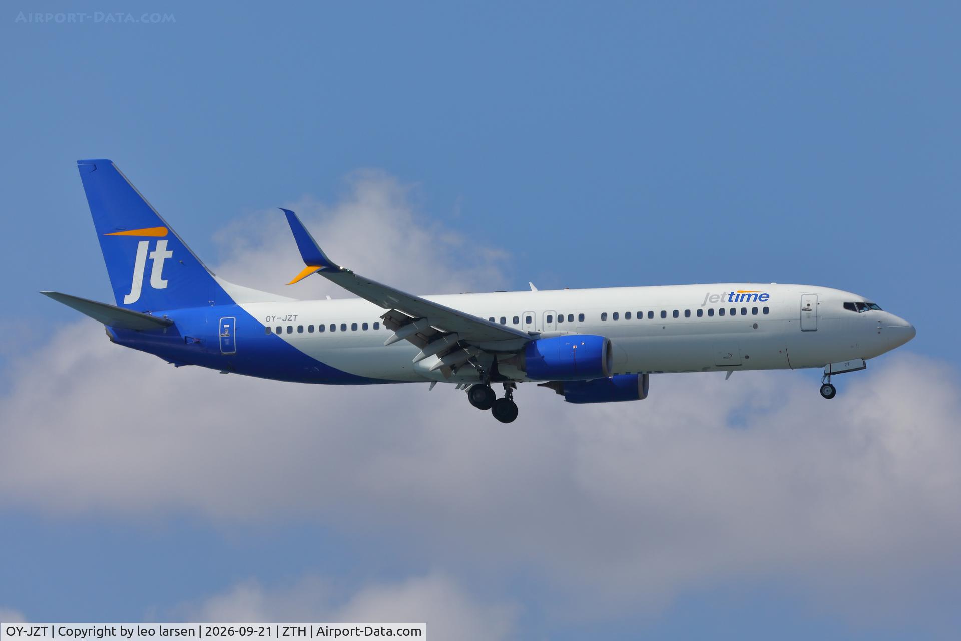 Aircraft OY-JZT, 2013 Boeing 737-8AL, c/n 39057 l/n 4428, Zakynthos 21.9.2026, at ZTH, photo by leo larsen
