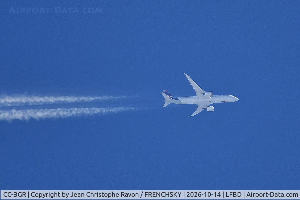 Aircraft CC-BGR, 2023 Boeing 787-9 Dreamliner Dreamliner, c/n 38481 l/n 1086, TAM8079 level 340, at LFBD, photo by Jean Christophe Ravon / FRENCHSKY