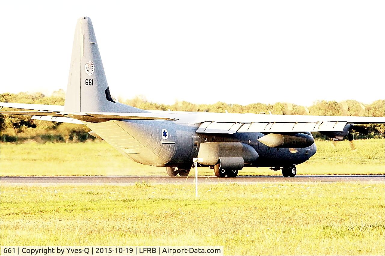 Aircraft 661, 2013 Lockheed Martin C-130J-30 Shimshon, c/n 382-5723, Lockheed Martin C-130J-30 Shimshon, Landing rwy 07R, Brest-Bretagne Airport (LFRB-BES), at LFRB, photo by Yves-Q