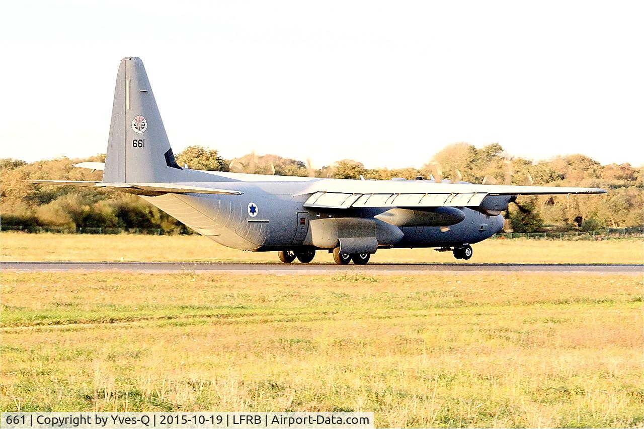 Aircraft 661, 2013 Lockheed Martin C-130J-30 Shimshon, c/n 382-5723, Lockheed Martin C-130J-30 Shimshon, Landing rwy 07R, Brest-Bretagne Airport (LFRB-BES), at LFRB, photo by Yves-Q