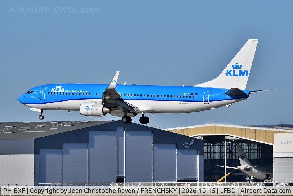 Aircraft PH-BXF, 2000 Boeing 737-8K2, c/n 29596 l/n 583, Amsterdam (AMS) Bordeaux (BOD) KL1441, at LFBD, photo by Jean Christophe Ravon / FRENCHSKY