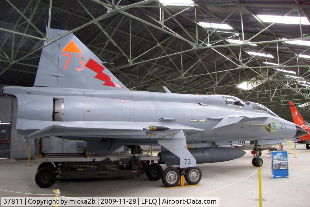 Aircraft 37811, Saab Sk37E Viggen, c/n 37811, Preserved, at LFLQ, photo by micka2b