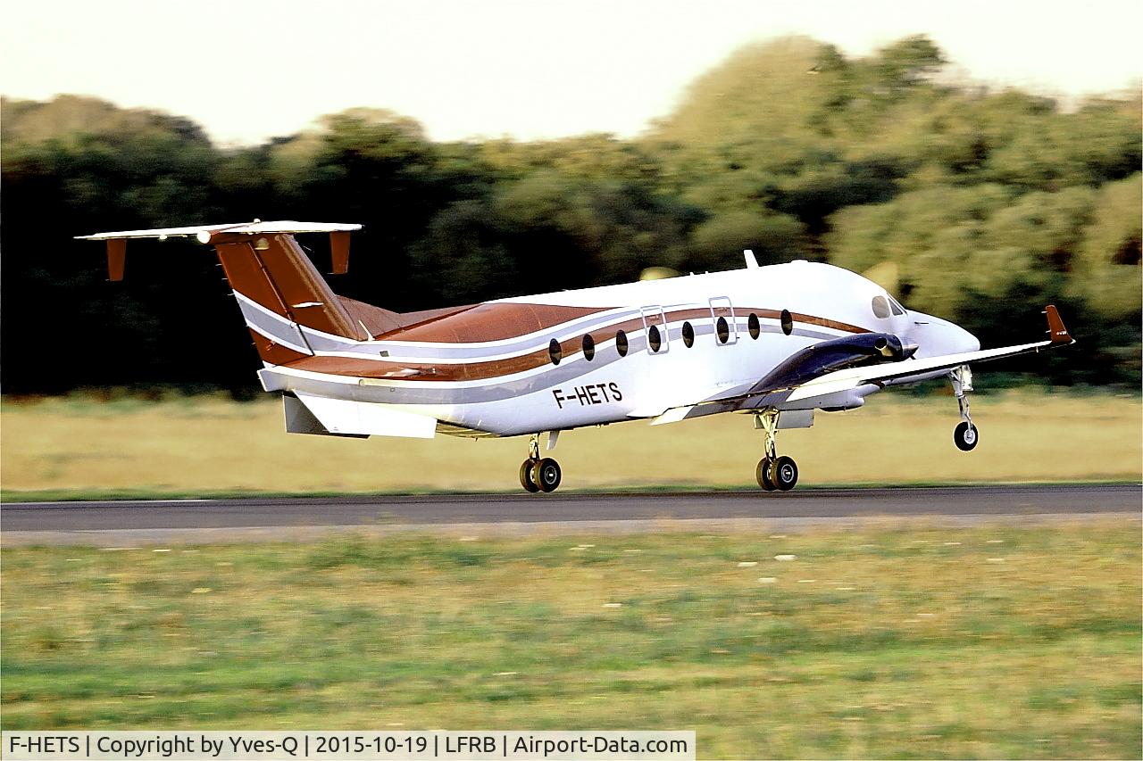 Aircraft F-HETS, 1999 Raytheon 1900D, c/n UE-360, Raytheon Aircraft Company 1900D, Take off rwy 07R, Brest-Bretagne Airport (LFRB-BES), at LFRB, photo by Yves-Q