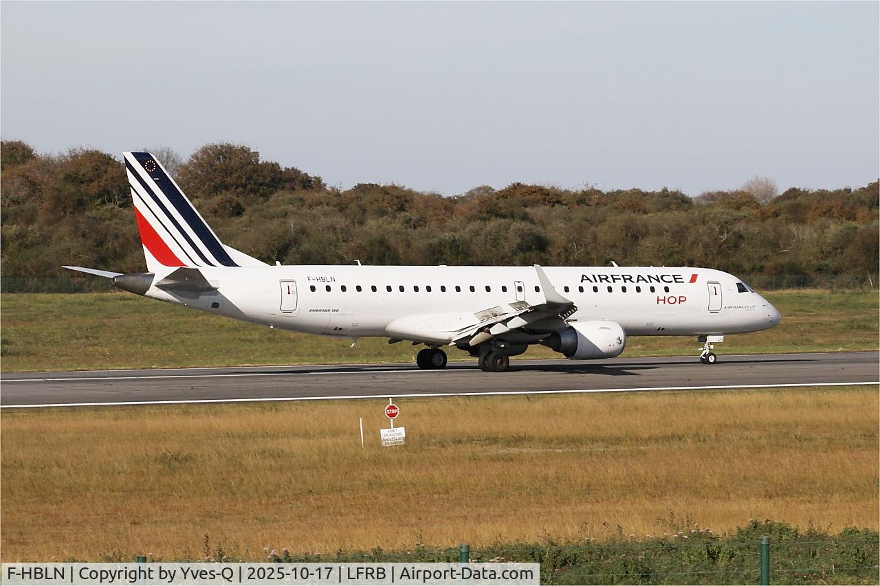 Aircraft F-HBLN, 2019 Embraer 190STD (ERJ-190-100STD), c/n 19000769, Embraer 190STD, Landing rwy 07R, Brest-Bretagne airport (LFRB-BES), at LFRB, photo by Yves-Q