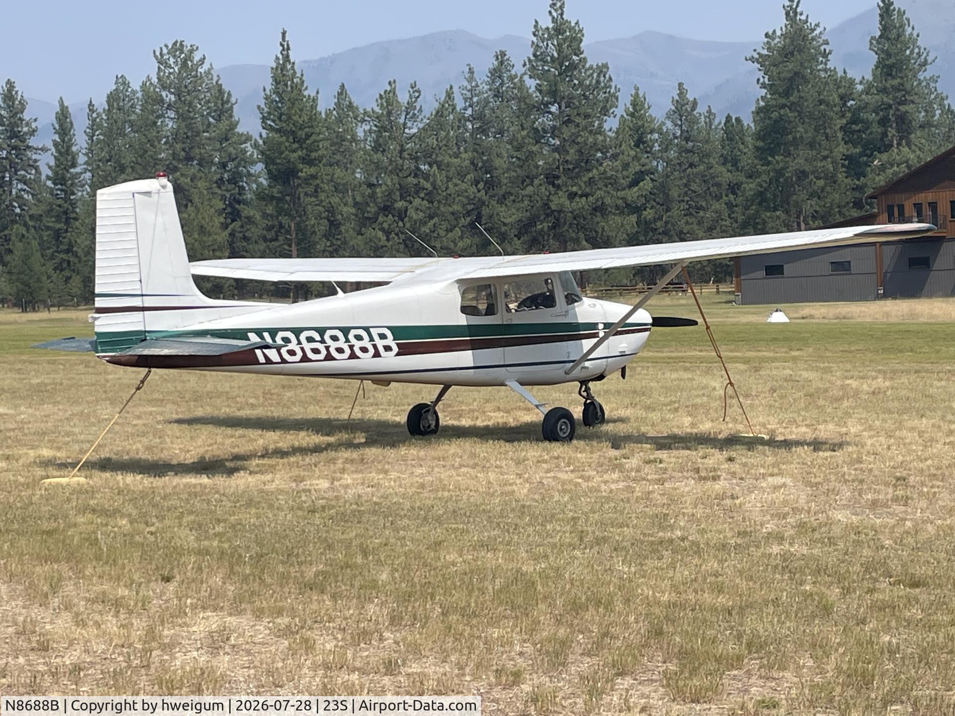 Aircraft N8688B, 1957 Cessna 172, c/n 36388, Seely Lake, at 23S, photo by hweigum