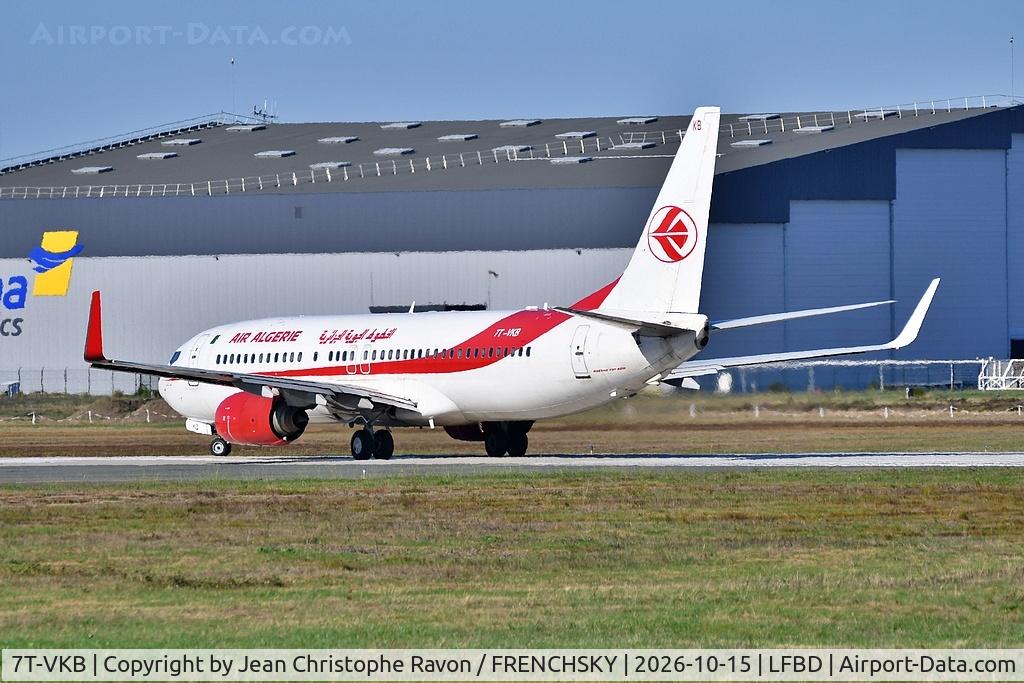Aircraft 7T-VKB, 2005 Boeing 737-8D6, c/n 34165 l/n 1768, Bordeaux (BOD) Oran (ORN) AH1193, at LFBD, photo by Jean Christophe Ravon / FRENCHSKY