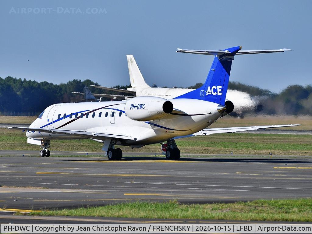 Aircraft PH-DWC, 1999 Embraer ERJ-135LR (EMB-135LR), c/n 145173, Air Charters Europe operator ASL Group Bordeaux (BOD) Angouleme (ANG) AGR927, at LFBD, photo by Jean Christophe Ravon / FRENCHSKY
