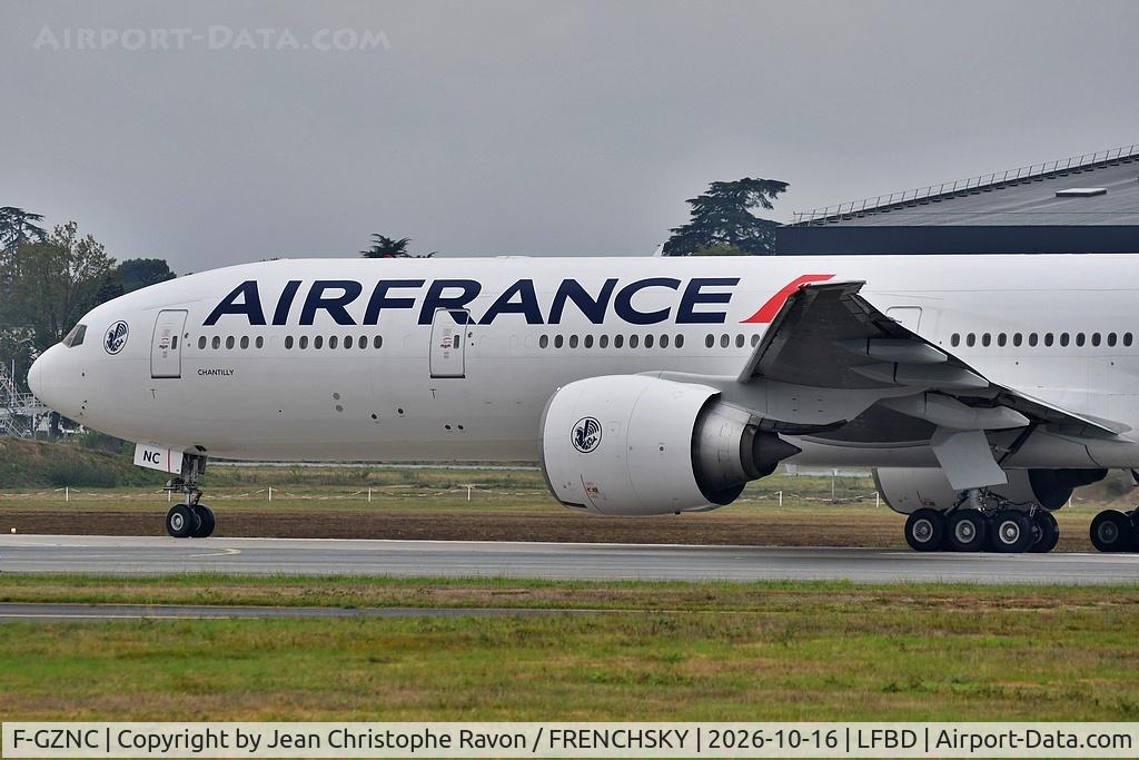 Aircraft F-GZNC, 2008 Boeing 777-328/ER, c/n 35542 l/n 723, Bordeaux (BOD) Paris (CDG) (AFR373S), at LFBD, photo by Jean Christophe Ravon / FRENCHSKY
