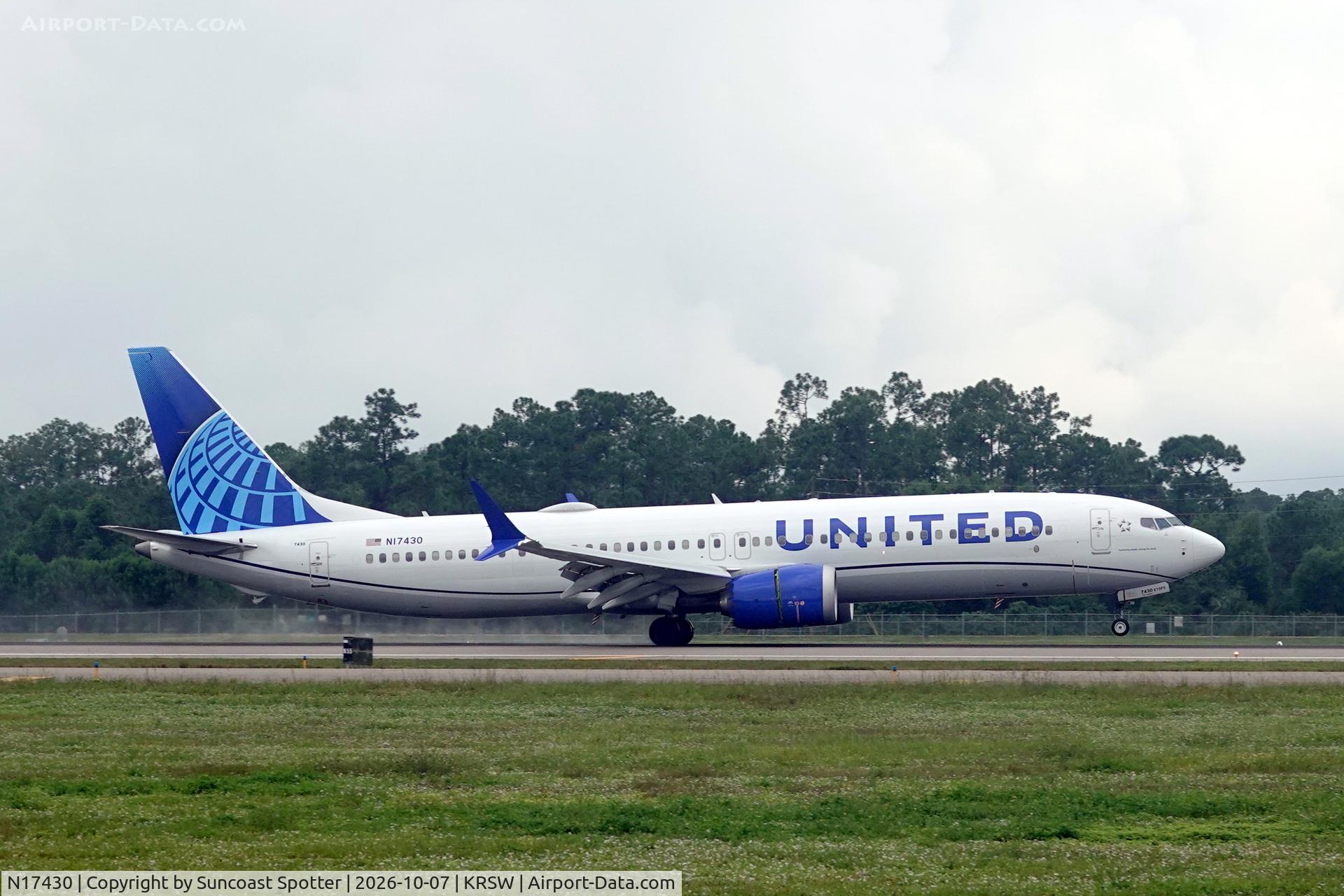 Aircraft N17430, 2026 Boeing 737-9 MAX, c/n 64450 l/n 9475, United 1115 arrives at Southwest Florida International Airport following flight from Newark-Liberty International Airport, at KRSW, photo by Suncoast Spotter
