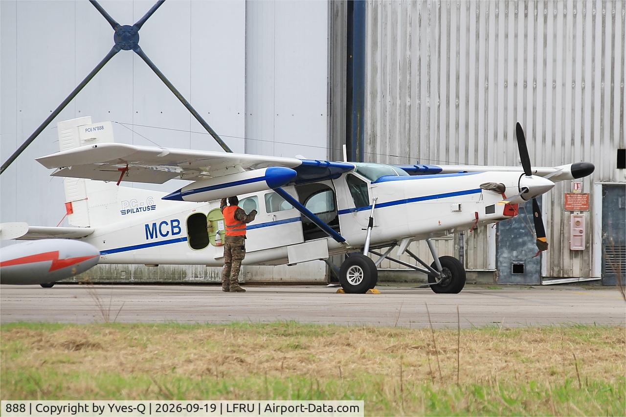 Aircraft 888, Pilatus PC-6/B2-H4 Turbo Porter, c/n 888, Pilatus PC-6B2-H4 Turbo Porter, Parked, Morlaix-Ploujean airport (LFRU-MXN), at LFRU, photo by Yves-Q