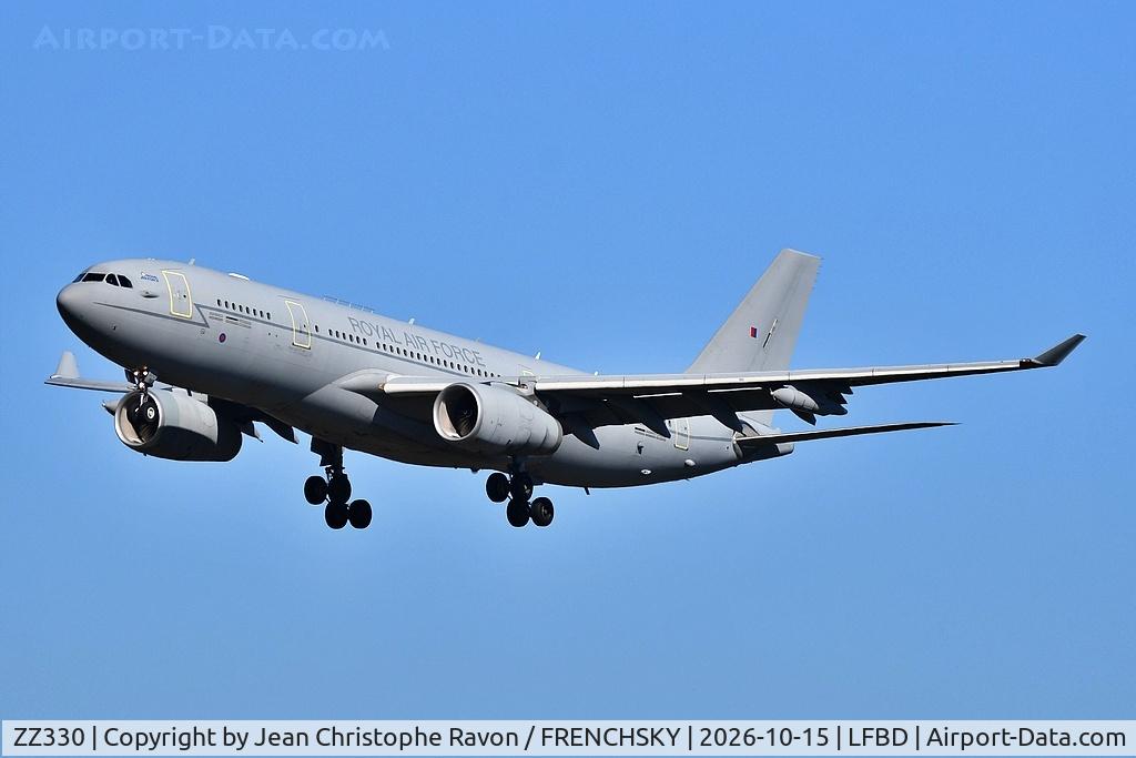 Aircraft ZZ330, 2009 Airbus KC2 Voyager (A330-243MRTT), c/n 1046, Prestwick (PIK) Bordeaux (BOD) RRR2264, at LFBD, photo by Jean Christophe Ravon / FRENCHSKY