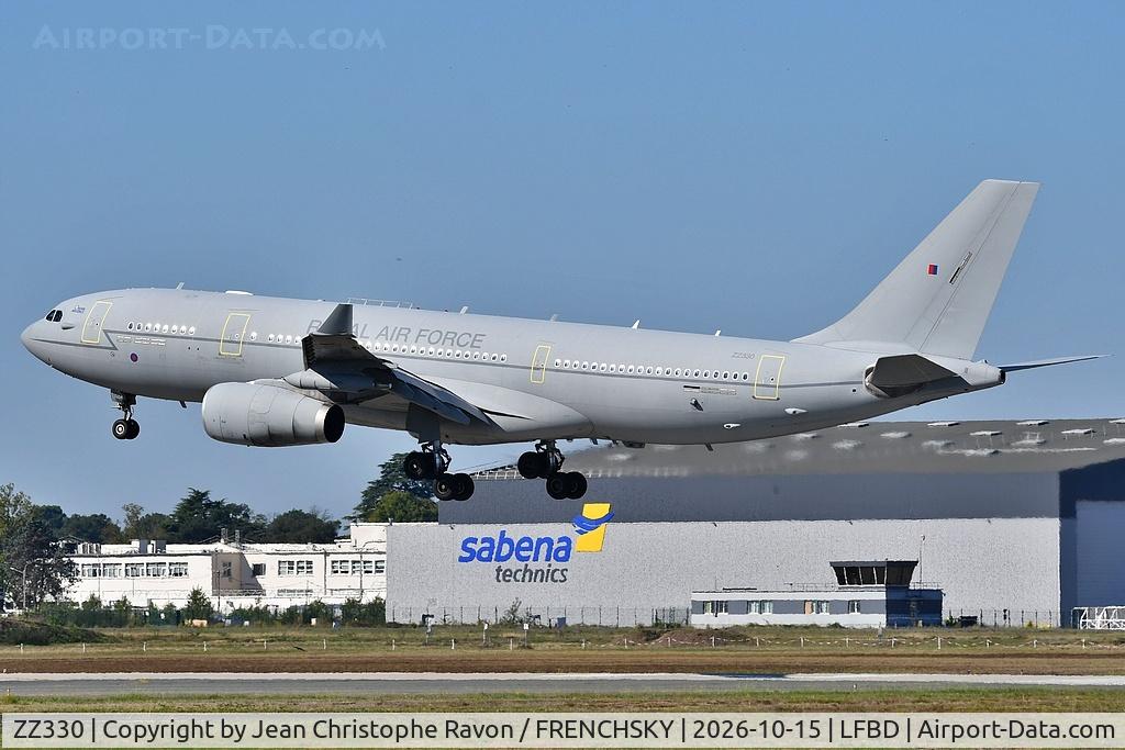 Aircraft ZZ330, 2009 Airbus KC2 Voyager (A330-243MRTT), c/n 1046, Prestwick (PIK) Bordeaux (BOD) RRR2264, at LFBD, photo by Jean Christophe Ravon / FRENCHSKY