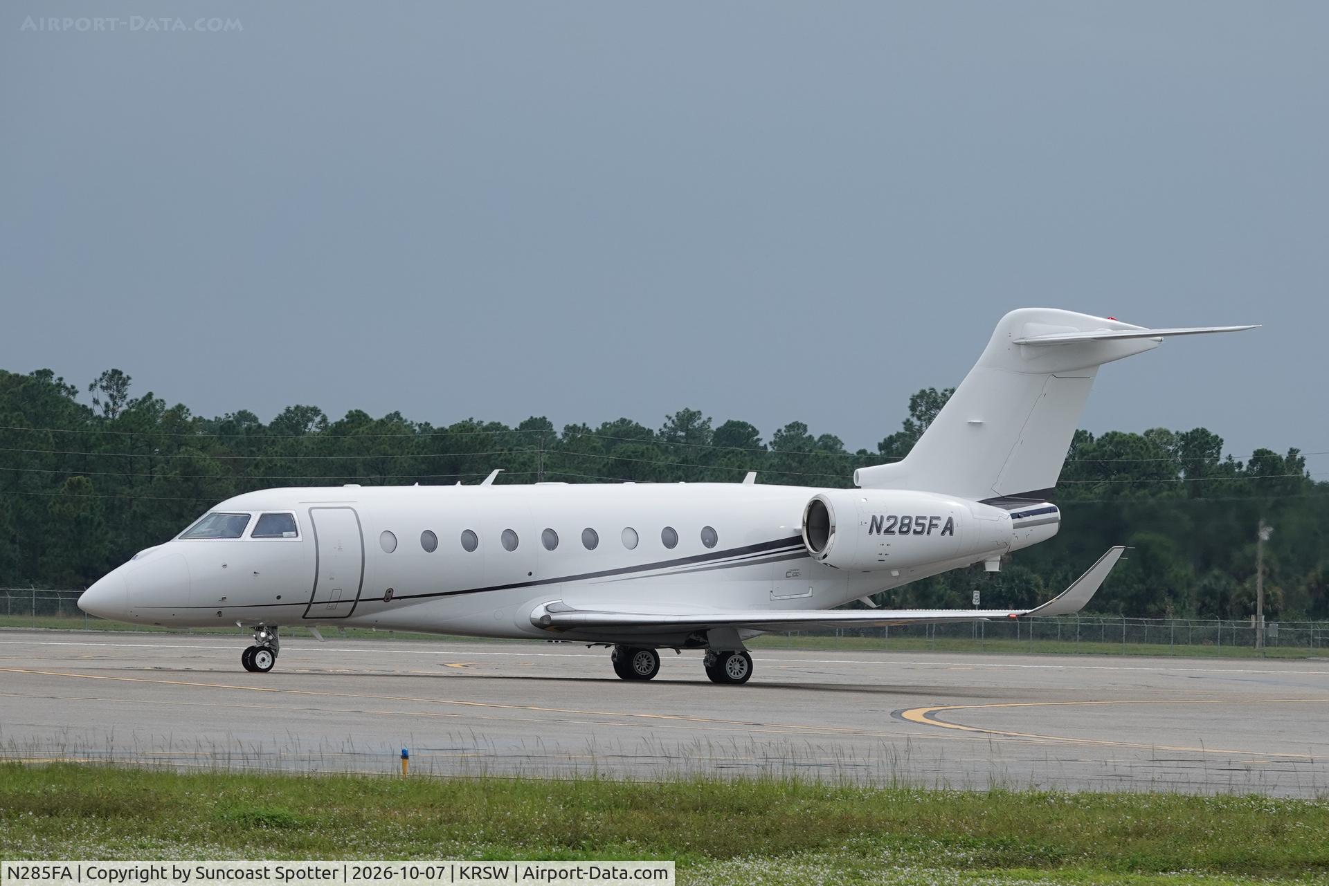 Aircraft N285FA, 2020 IAI Gulfstream G280, c/n 2207, Jetspeed 285 taxis at Southwest Florida International Airport prior to flight to Greenville-Spartansburg International Airport, at KRSW, photo by Suncoast Spotter