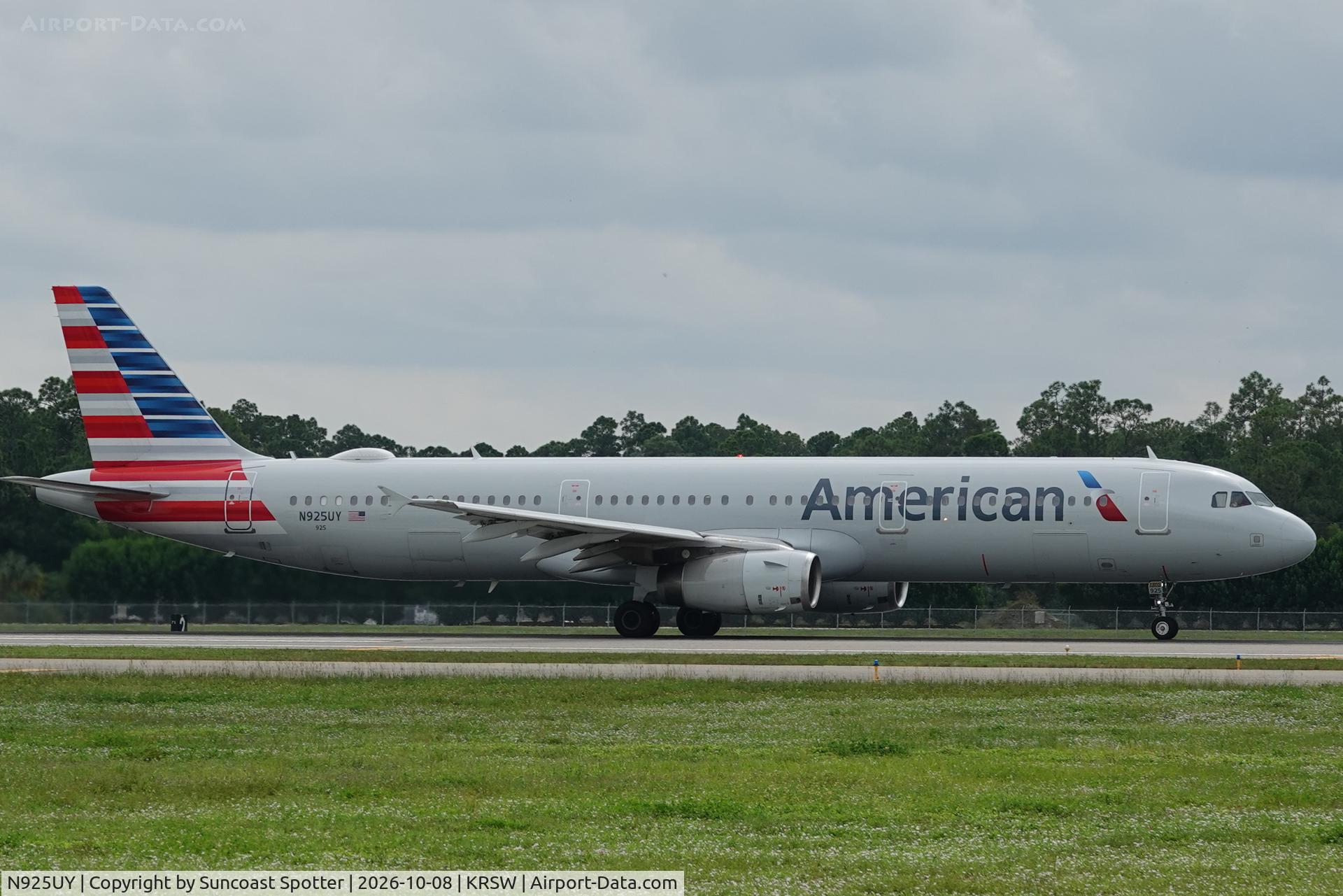 Aircraft N925UY, 2015 Airbus A321-231, c/n 6613, American 2018 arrives at Southwest Florida International Airport following flight from Charlotte-Douglas International Airport, at KRSW, photo by Suncoast Spotter