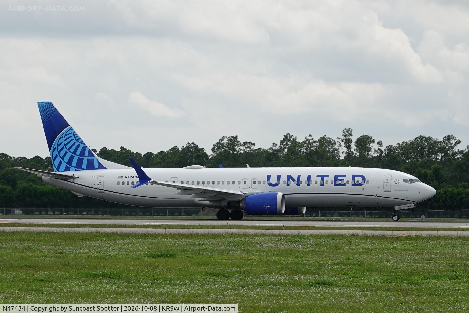 Aircraft N47434, 2026 Boeing 737-9 MAX, c/n 67663 l/n 9491, United 1926 departs Southwest Florida International Airport enroute to Newark-Liberty International Airport, at KRSW, photo by Suncoast Spotter