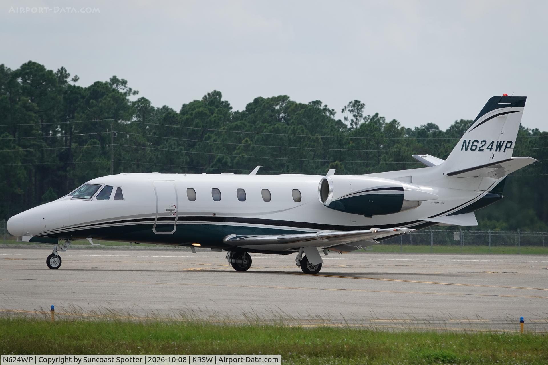 Aircraft N624WP, 2001 Cessna 560XL, c/n 560-5174, Jet Access 624 taxis at Southwest Florida International Airport prior to flight to Indianapolis Executive Airport, at KRSW, photo by Suncoast Spotter