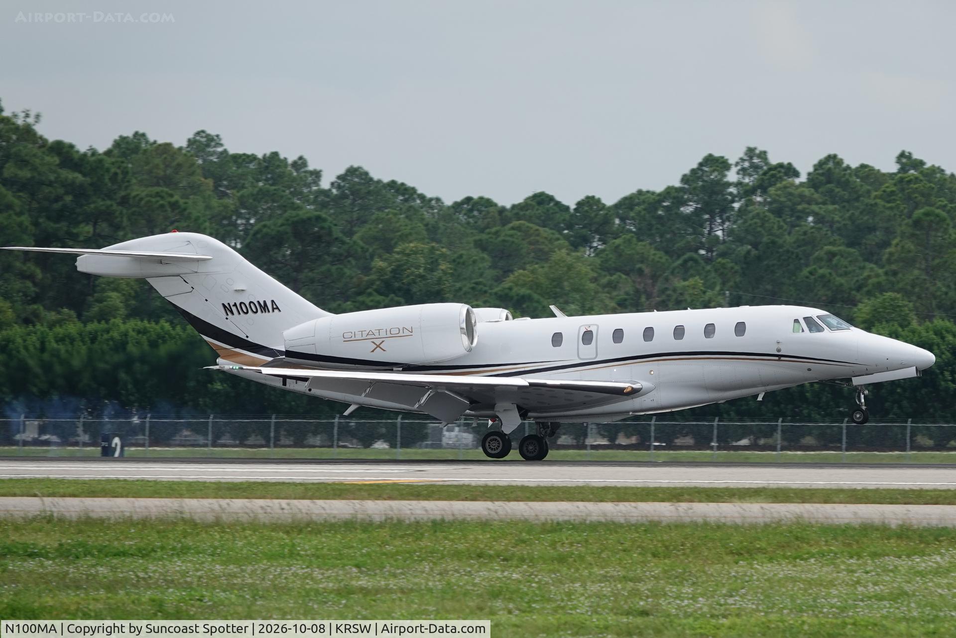 Aircraft N100MA, 1999 Cessna 750 Citation X Citation X, c/n 750-0087, Transcon 100 arrives at Southwest Florida International Airport following flight from Eastern Iowa Airport, at KRSW, photo by Suncoast Spotter