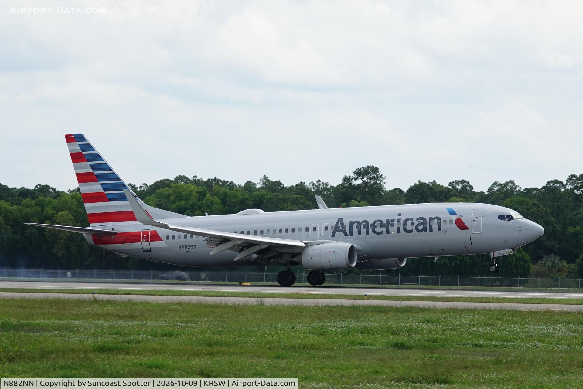 Aircraft N882NN, 2011 Boeing 737-823, c/n 33221 l/n 3880, American 1781 arrives at Southwest Florida International Airport following flight from Charlotte-Douglas International Airport, at KRSW, photo by Suncoast Spotter