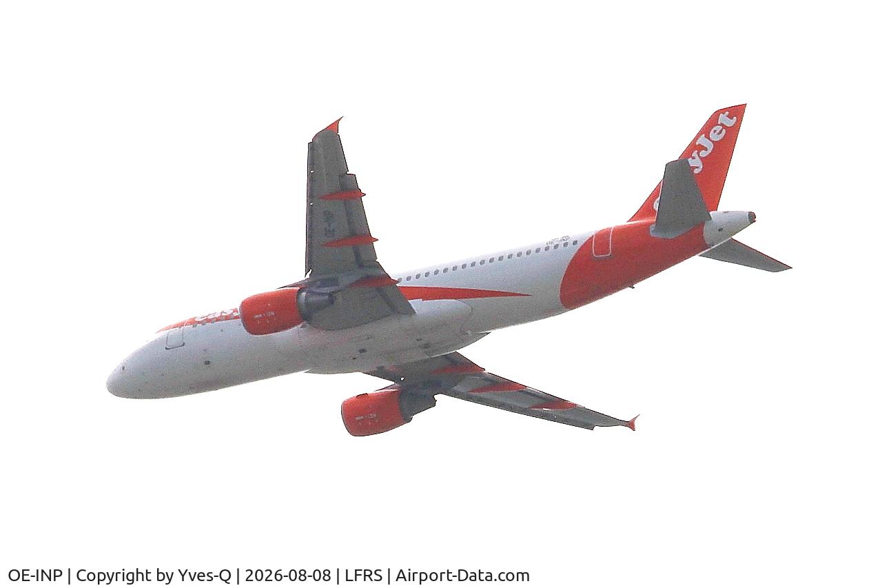 Aircraft OE-INP, 2009 Airbus A320-214, c/n 3913, Airbus A320-214, Climbing from rwy 03, Nantes-Atlantique airport (LFRS-NTE), at LFRS, photo by Yves-Q