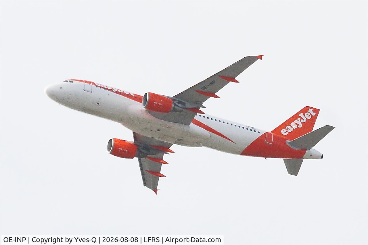 Aircraft OE-INP, 2009 Airbus A320-214, c/n 3913, Airbus A320-214, Climbing from rwy 03, Nantes-Atlantique airport (LFRS-NTE), at LFRS, photo by Yves-Q