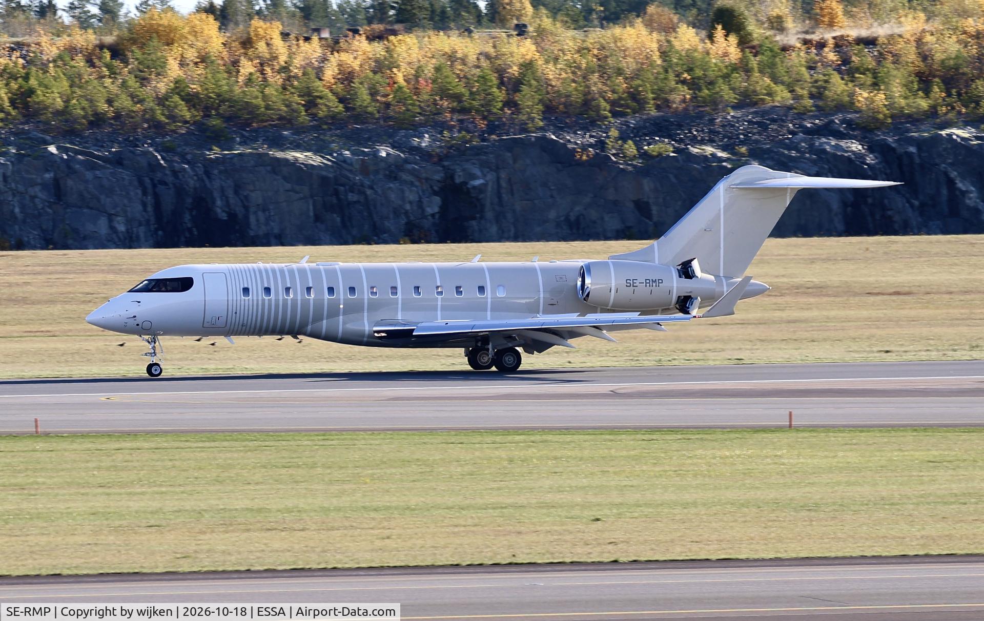 Aircraft SE-RMP, 2025 Bombardier (Canadair) Global 6500, c/n 60199, Rwy 01R, at ESSA, photo by wijken