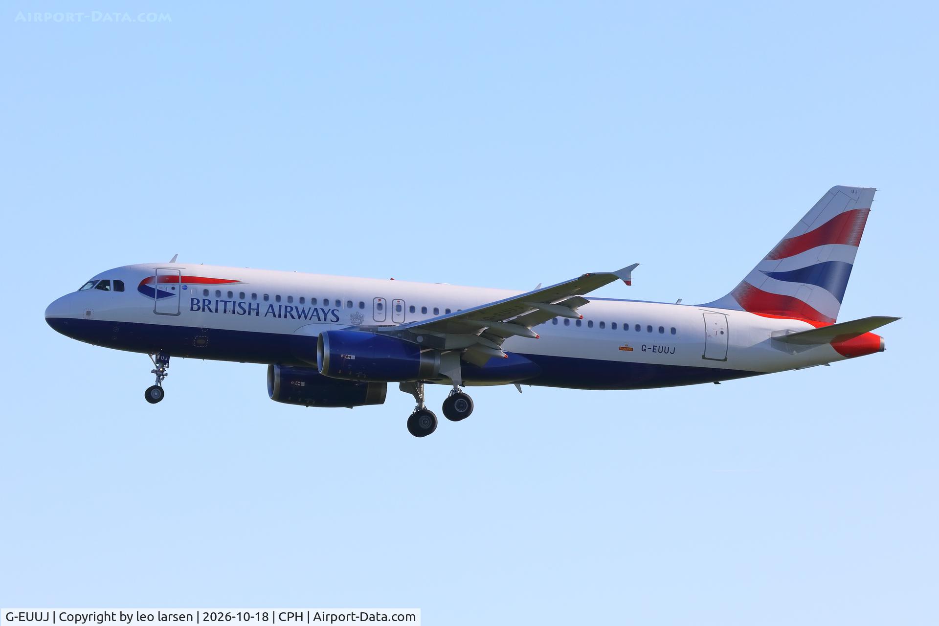Aircraft G-EUUJ, 2002 Airbus A320-232, c/n 1883, Copenhagen 18.10.1026, at CPH, photo by leo larsen