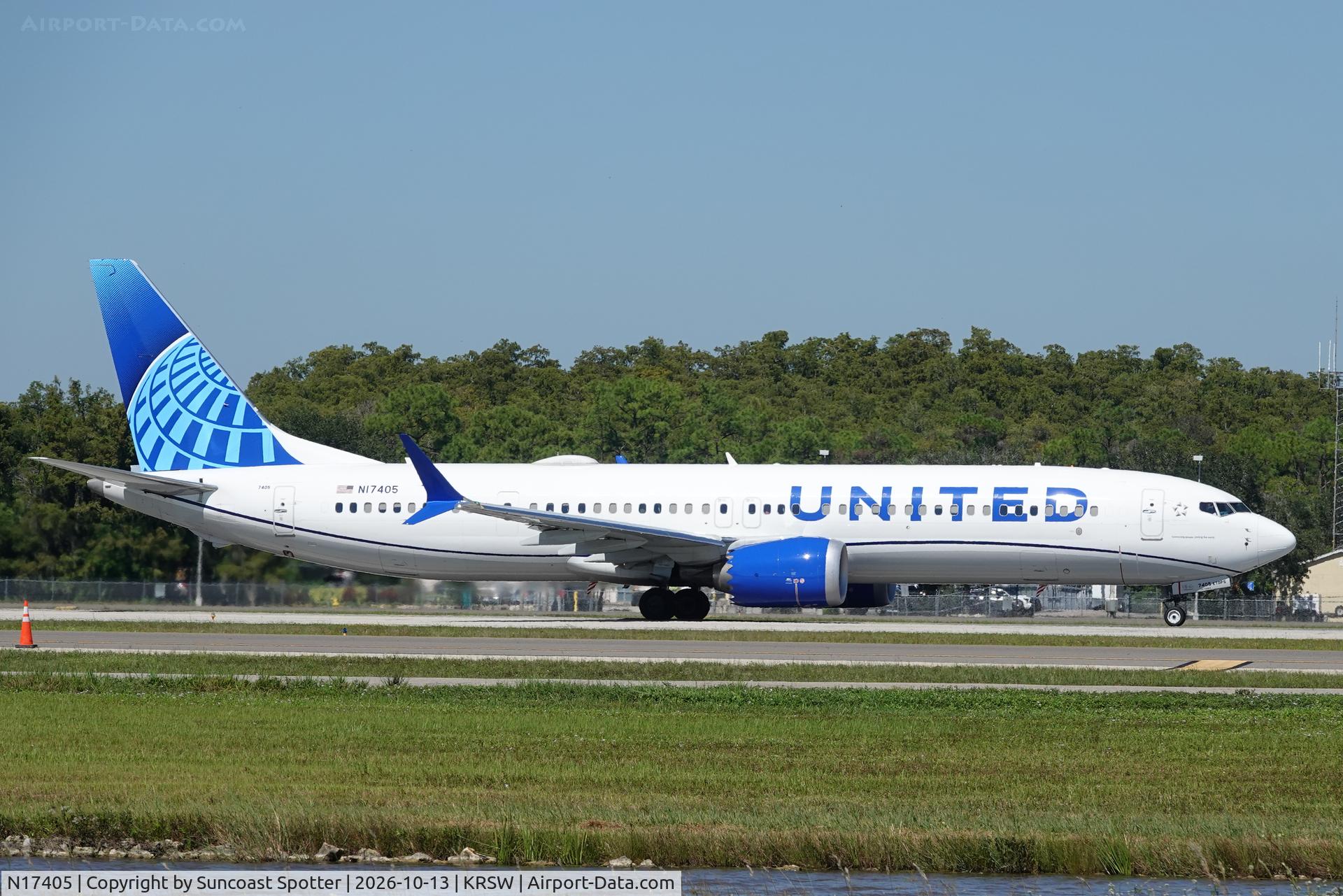 Aircraft N17405, 2025 Boeing 737 MAX 9, c/n 67647 l/n 9165, United 1926 departs Southwest Florida International Airport enroute to Newark-Liberty International Airport, at KRSW, photo by Suncoast Spotter