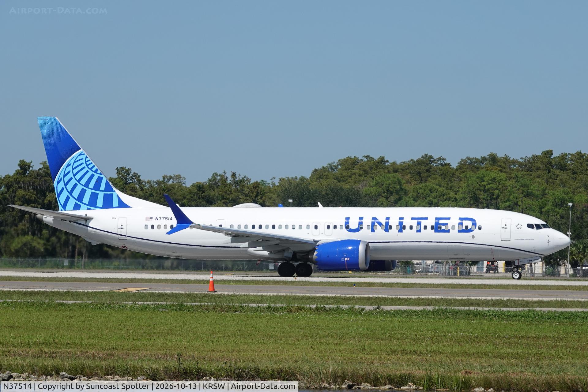 Aircraft N37514, 2019 Boeing 737-9 MAX, c/n 43450 l/n 7428, United 2494 departs Southwest Florida International Airport enroute to Chicago-O’Hare International Airport, at KRSW, photo by Suncoast Spotter