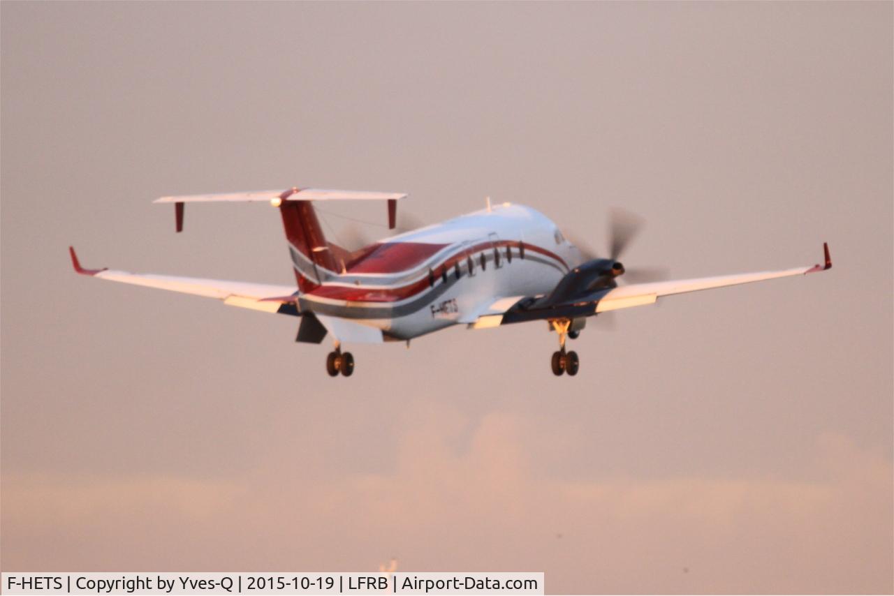 Aircraft F-HETS, 1999 Raytheon 1900D, c/n UE-360, Raytheon Aircraft Company 1900D, Take off rwy 07R, Brest-Bretagne Airport (LFRB-BES), at LFRB, photo by Yves-Q