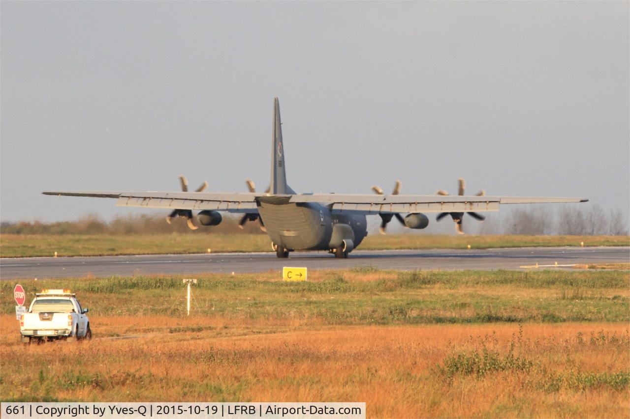 Aircraft 661, 2013 Lockheed Martin C-130J-30 Shimshon, c/n 382-5723, Lockheed Martin C-130J-30 Shimshon, Landing rwy 07R, Brest-Bretagne Airport (LFRB-BES), at LFRB, photo by Yves-Q