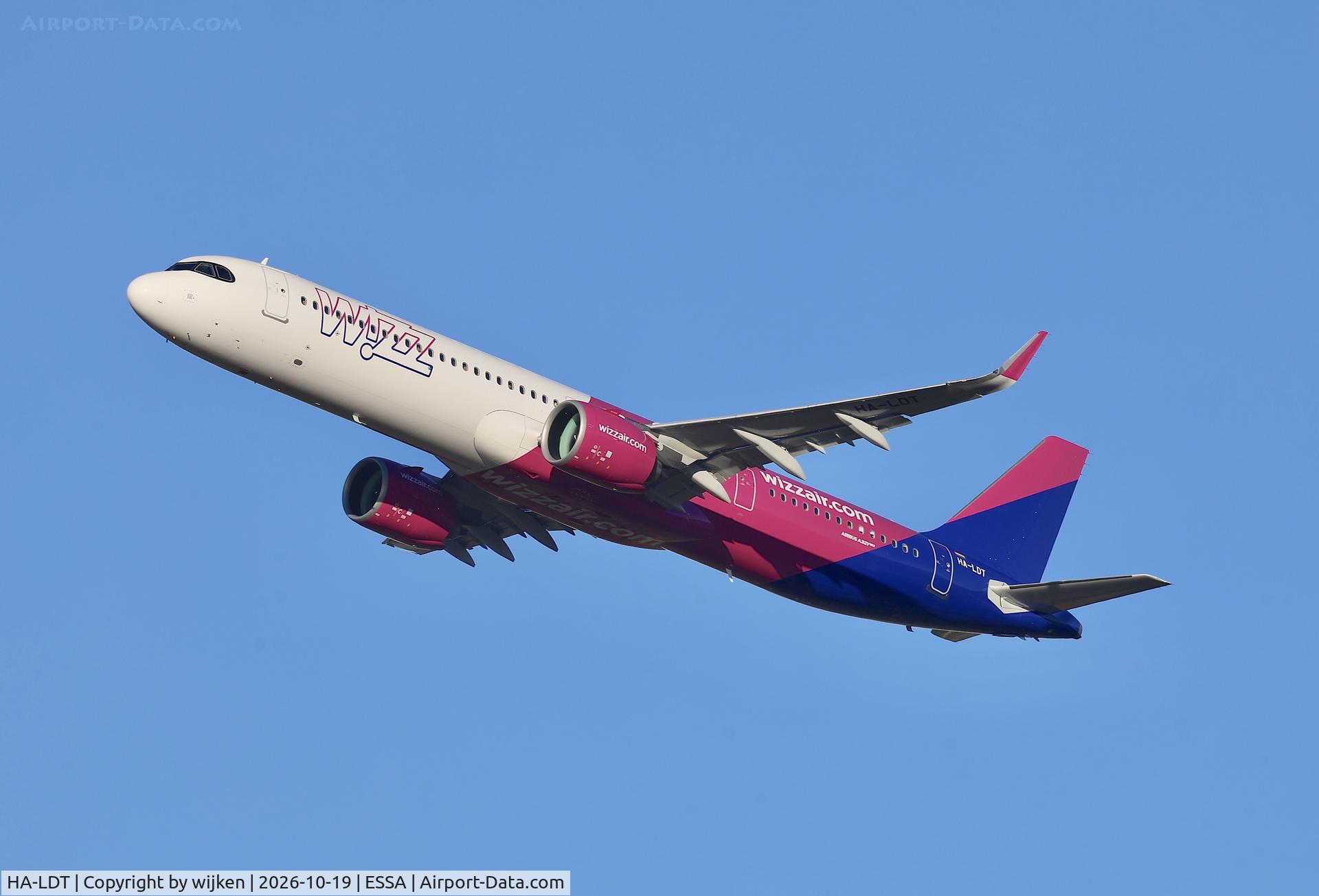Aircraft HA-LDT, 2026 Airbus A321-271NX, c/n 13134, Rwy 19R, at ESSA, photo by wijken