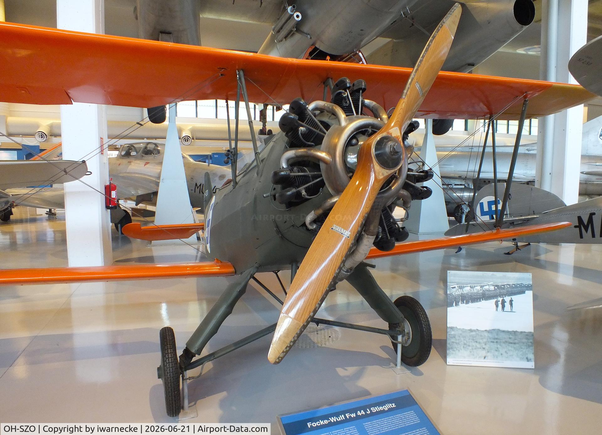 Aircraft OH-SZO, Focke-Wulf Fw-44J Stieglitz, c/n 2895, Focke-Wulf Fw 44J Stieglitz at the Suomen Ilmavoimamuseo (Finnish Air Force Museum, formerly known as Keski-Suomen Ilmailumuseo / Aviation Museum of Central Finland), Jyväskylä-Tikkakoski, photo by iwarnecke