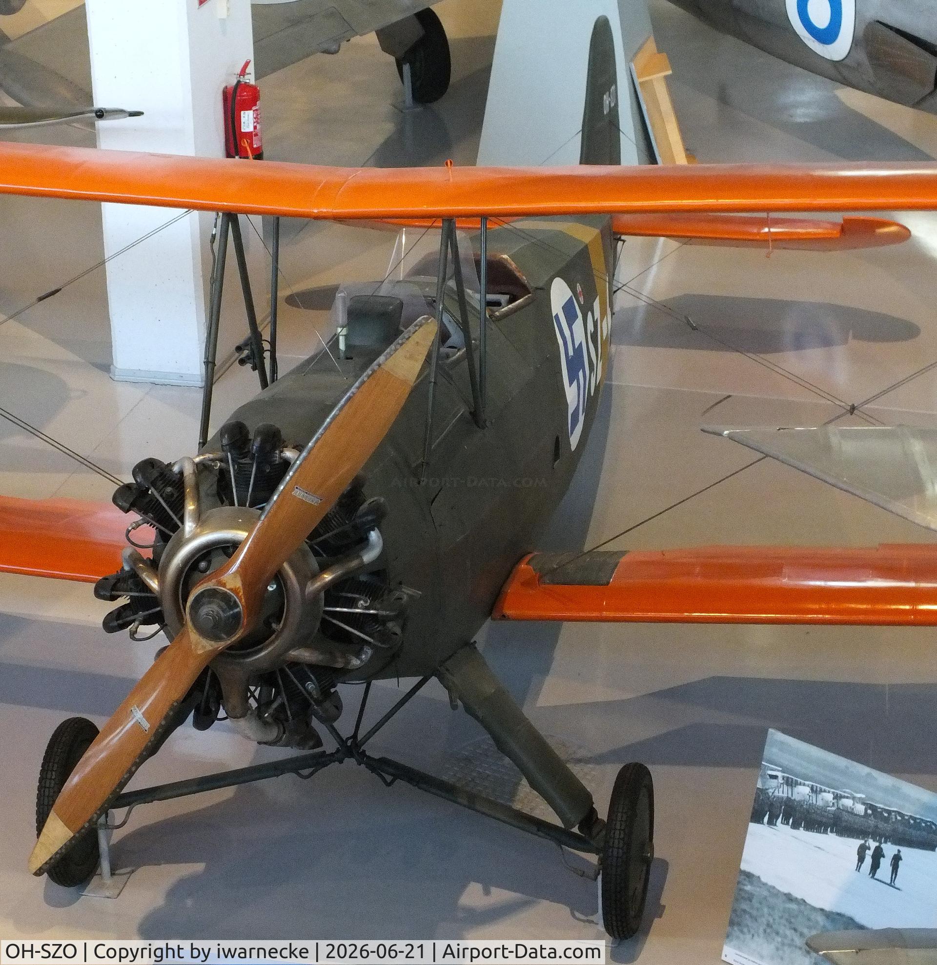 Aircraft OH-SZO, Focke-Wulf Fw-44J Stieglitz, c/n 2895, Focke-Wulf Fw 44J Stieglitz at the Suomen Ilmavoimamuseo (Finnish Air Force Museum, formerly known as Keski-Suomen Ilmailumuseo / Aviation Museum of Central Finland), Jyväskylä-Tikkakoski, photo by iwarnecke