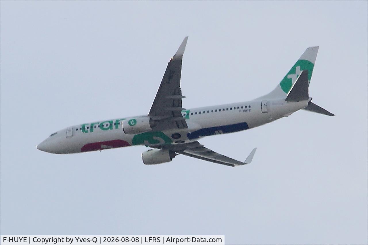 Aircraft F-HUYE, 2017 Boeing 737-800, c/n 42278 l/n 6347, Boeing 737-8JP, long approach rwy 21, Nantes-Atlantique airport (LFRS-NTE), at LFRS, photo by Yves-Q