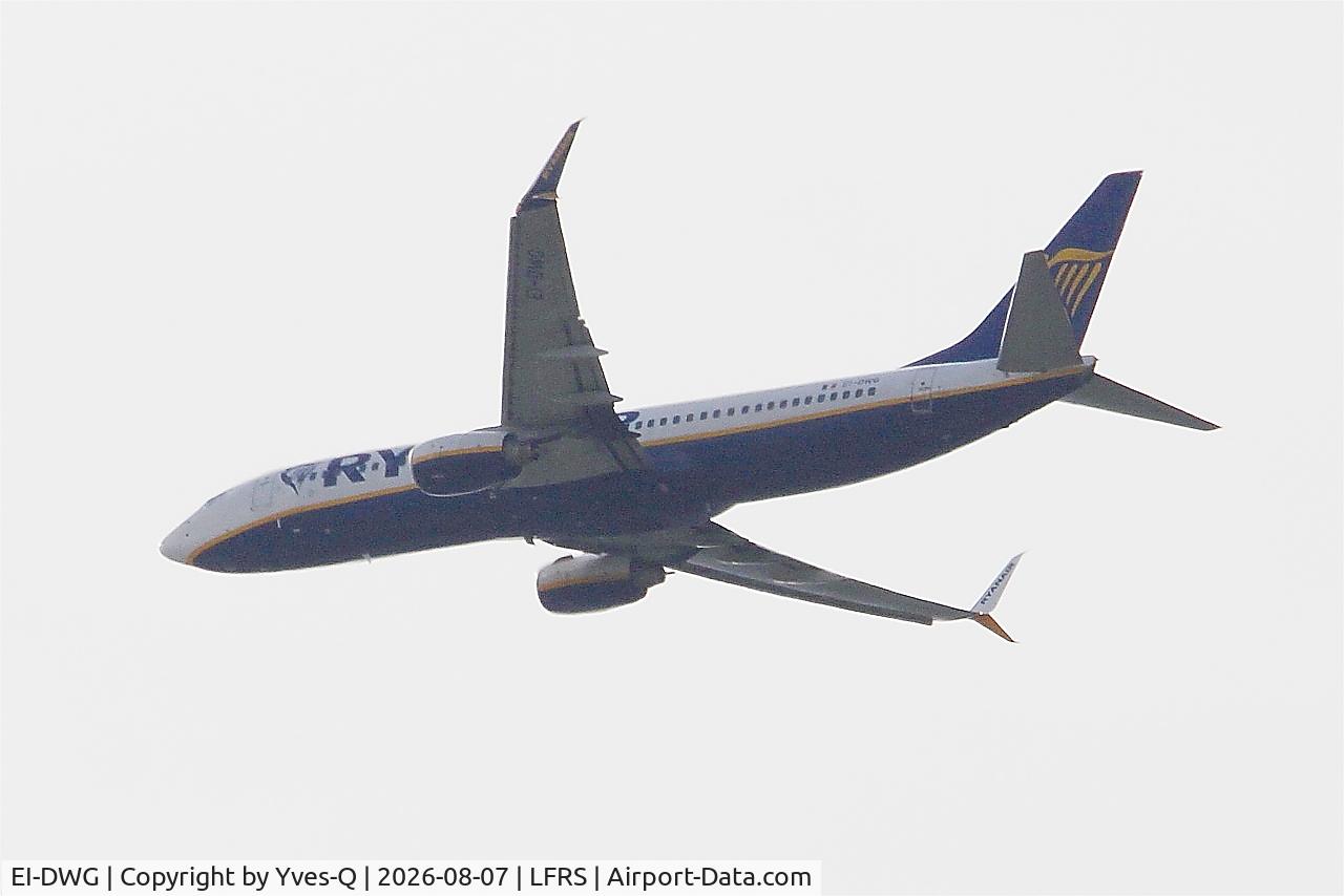 Aircraft EI-DWG, 2007 Boeing 737-8AS, c/n 33620 l/n 2397, Boeing 737-8AS, long approach rwy 21, Nantes-Atlantique airport (LFRS-NTE), at LFRS, photo by Yves-Q