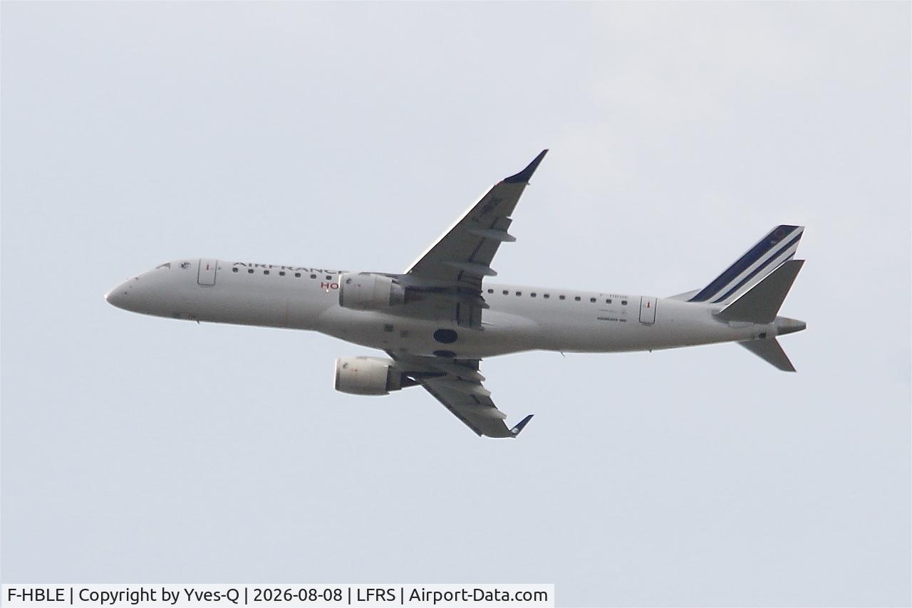 Aircraft F-HBLE, 2007 Embraer 190LR (ERJ-190-100LR), c/n 19000123, Embraer 190LR, long approach rwy 21, Nantes-Atlantique airport (LFRS-NTE), at LFRS, photo by Yves-Q