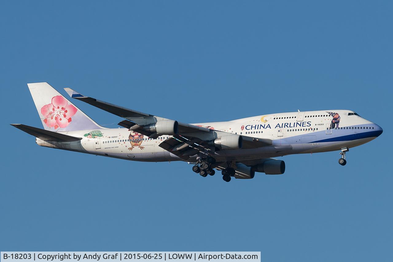 Aircraft B-18203, Boeing 747-409, c/n 28711, China Airlines 747-400, at LOWW, photo by Andy Graf