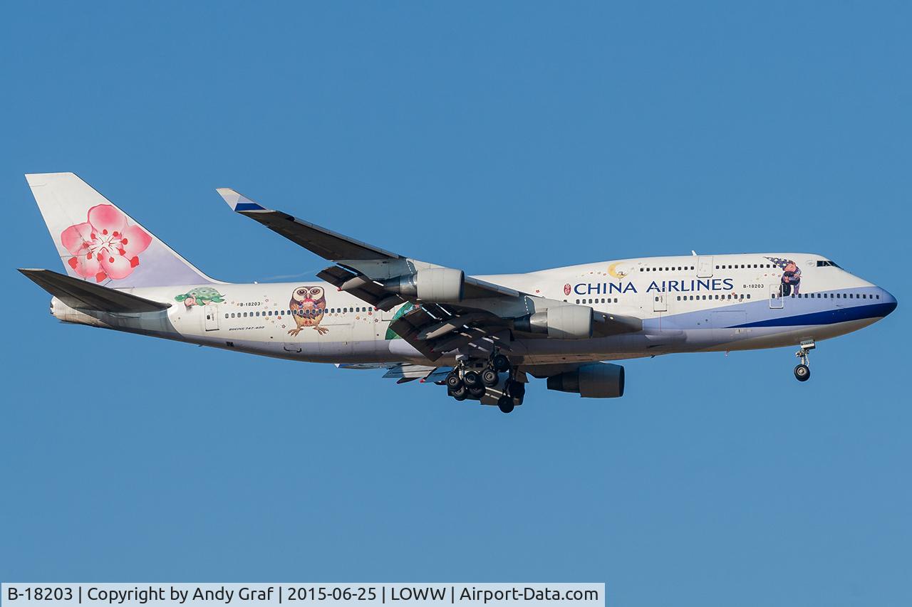 Aircraft B-18203, Boeing 747-409, c/n 28711, China Airlines 747-400, at LOWW, photo by Andy Graf