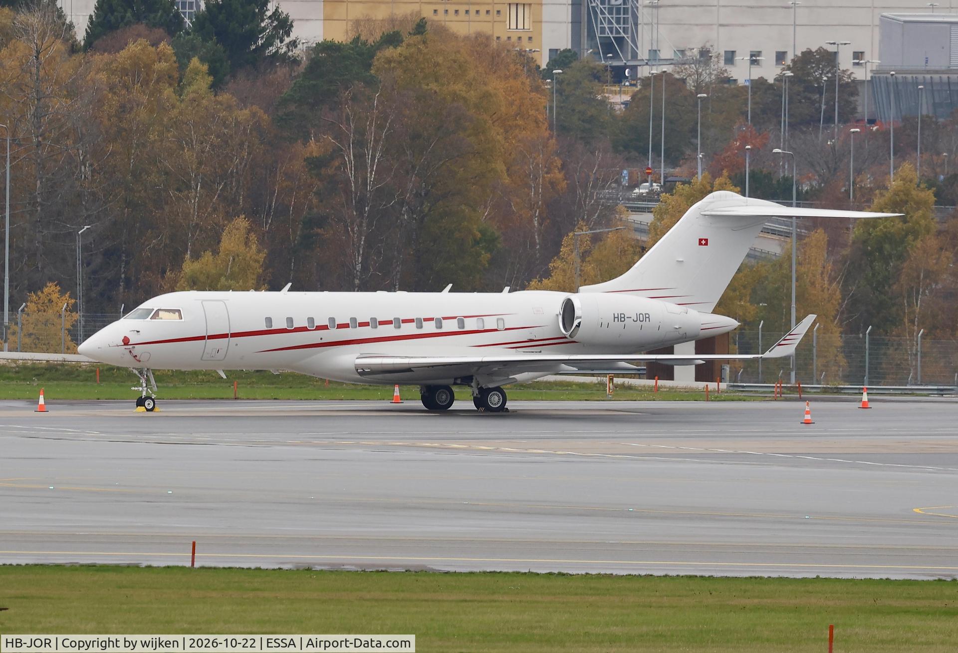 Aircraft HB-JOR, 2010 Bombardier Global 5000 (BD-700-1A11), c/n 9418, Ramp M, at ESSA, photo by wijken