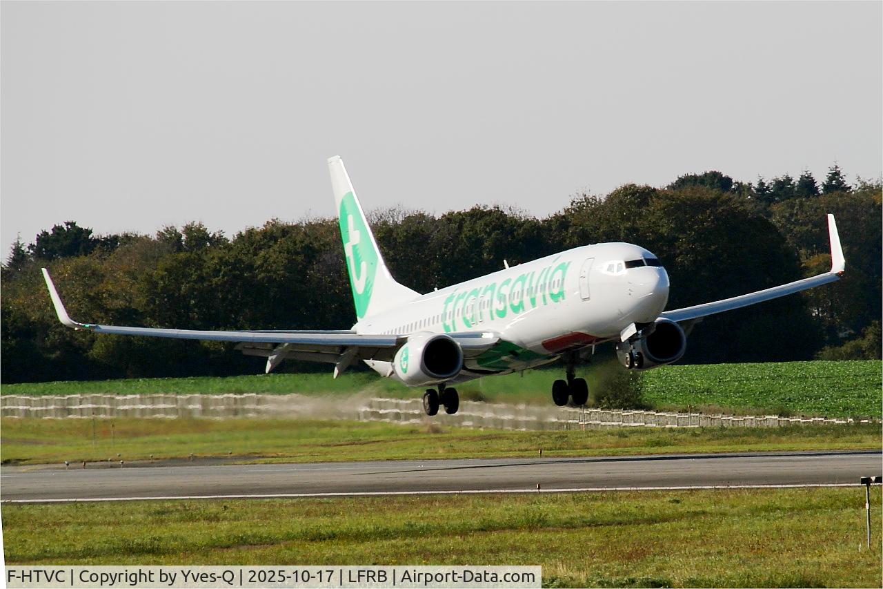 Aircraft F-HTVC, 2016 Boeing 737-8K2, c/n 62150, Boeing 737-8K2, Landing rwy 07R, Brest-Bretagne airport (LFRB-BES), at LFRB, photo by Yves-Q