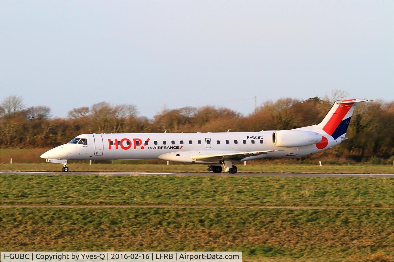Aircraft F-GUBC, 2002 Embraer ERJ-145LR (EMB-145LR), c/n 145556, Embraer ERJ-145LR, Take offrun rwy 25L, Brest-Bretagne airport (LFRB-BES), at LFRB, photo by Yves-Q