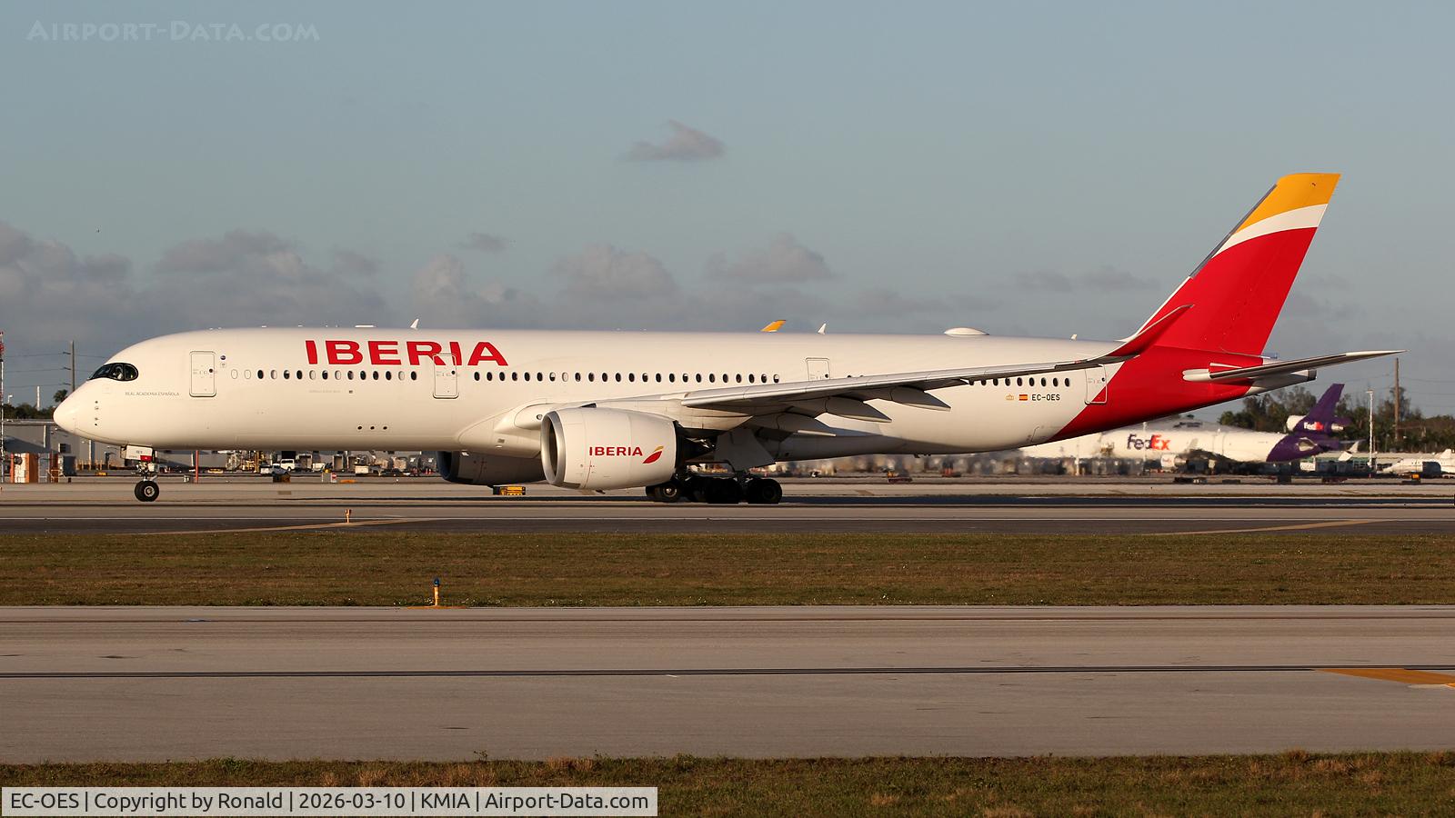 Aircraft EC-OES, 2023 Airbus A350-941, c/n 648, at mia, at KMIA, photo by Ronald