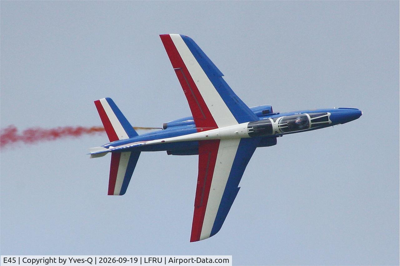 Aircraft E45, Dassault-Dornier Alpha Jet E, c/n E45, Dassault -Dornier Alpha jet , Athos 5 of Patrouille de France, On display, Morlaix-Ploujean airport (LFRU-MXN), at LFRU, photo by Yves-Q