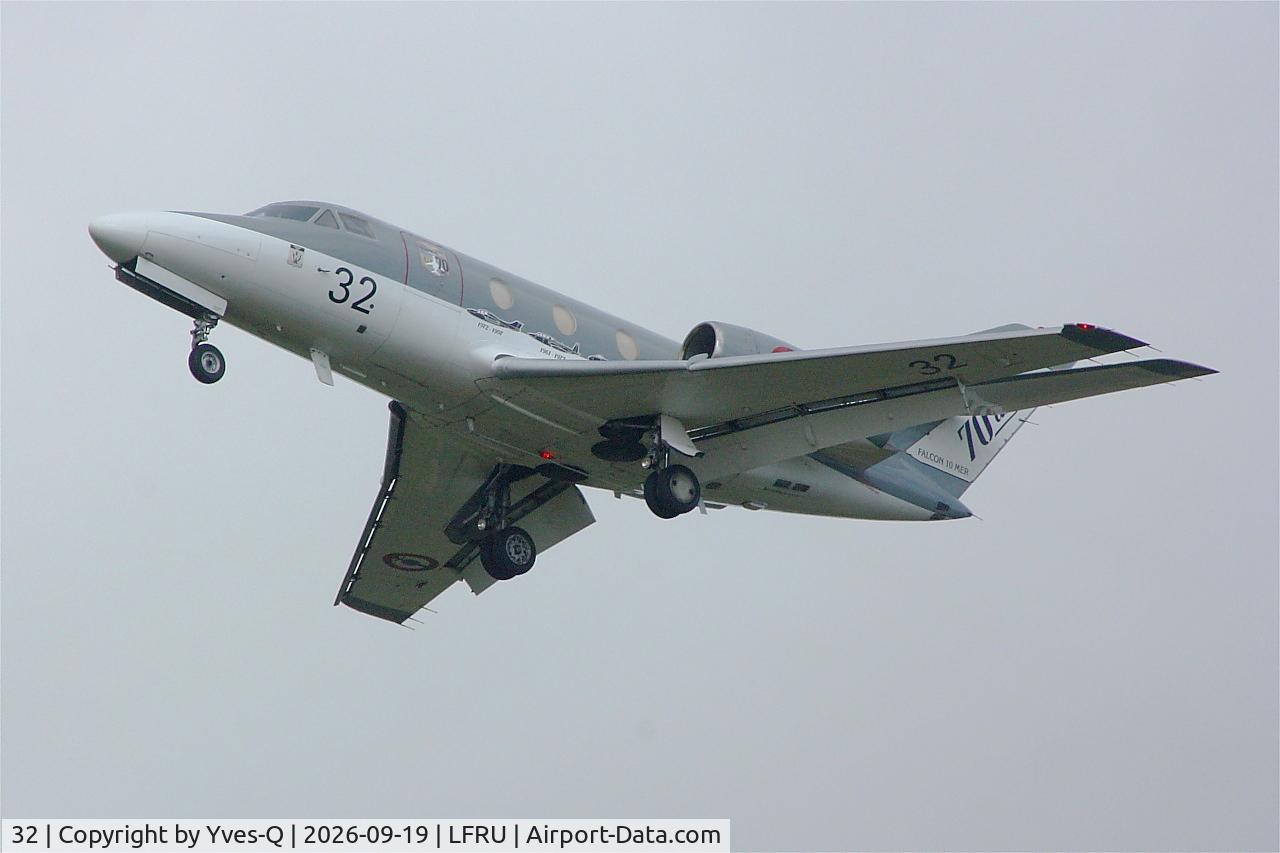 Aircraft 32, 1974 Dassault Falcon 10MER, c/n 32, Dassault Falcon 10MER, n display, Morlaix-Ploujean airport (LFRU-MXN), at LFRU, photo by Yves-Q