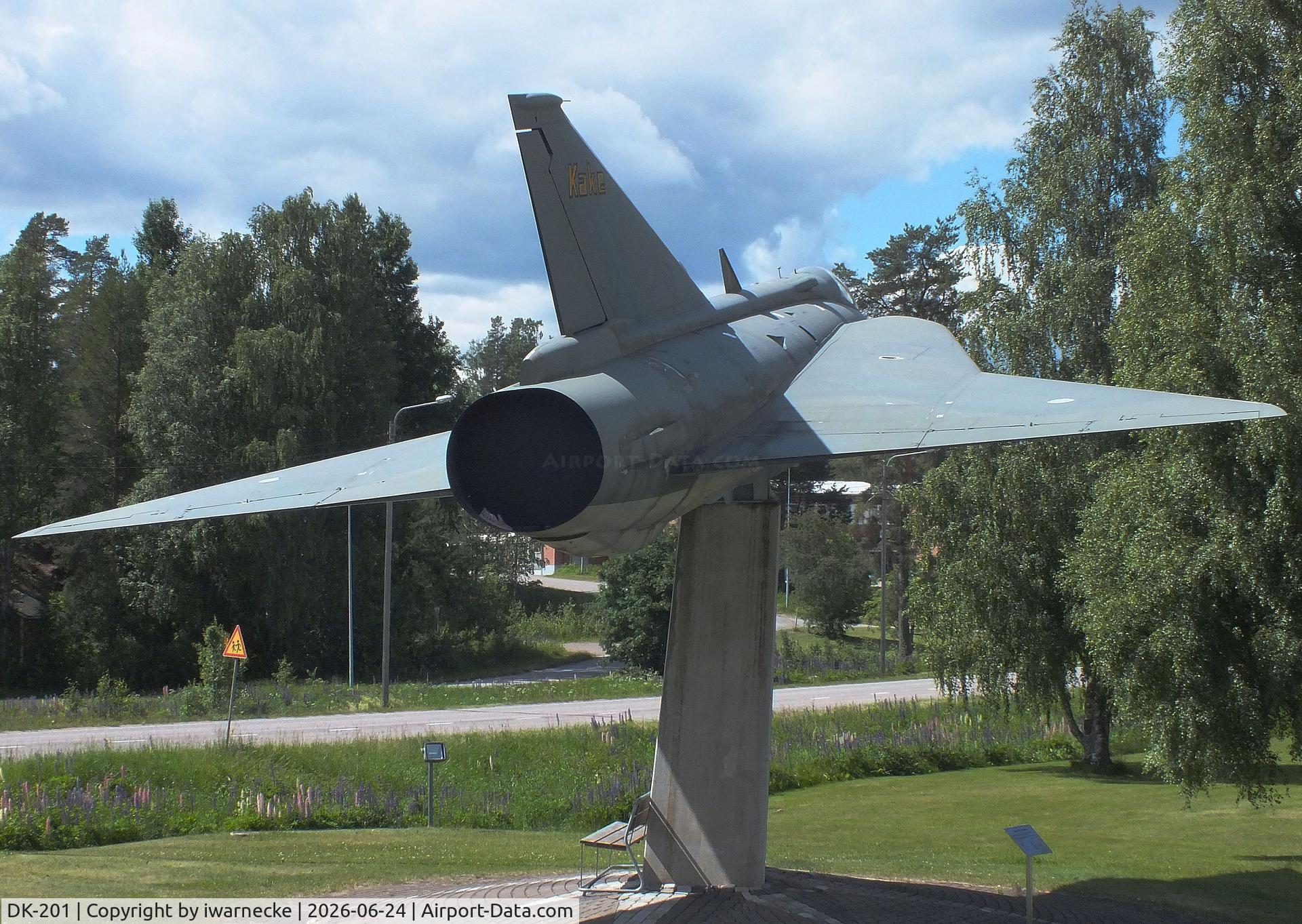 Aircraft DK-201, Saab J-35XS Draken, c/n 35-1301, SAAB 35S Draken at the intersection leading to the Hallinportti Ilmailumuseo (Halli Aviation Museum), Halli-Kuorevesi, photo by iwarnecke