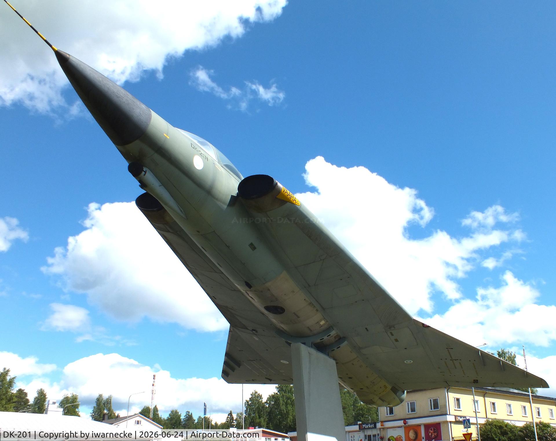 Aircraft DK-201, Saab J-35XS Draken, c/n 35-1301, SAAB 35S Draken at the intersection leading to the Hallinportti Ilmailumuseo (Halli Aviation Museum), Halli-Kuorevesi, photo by iwarnecke